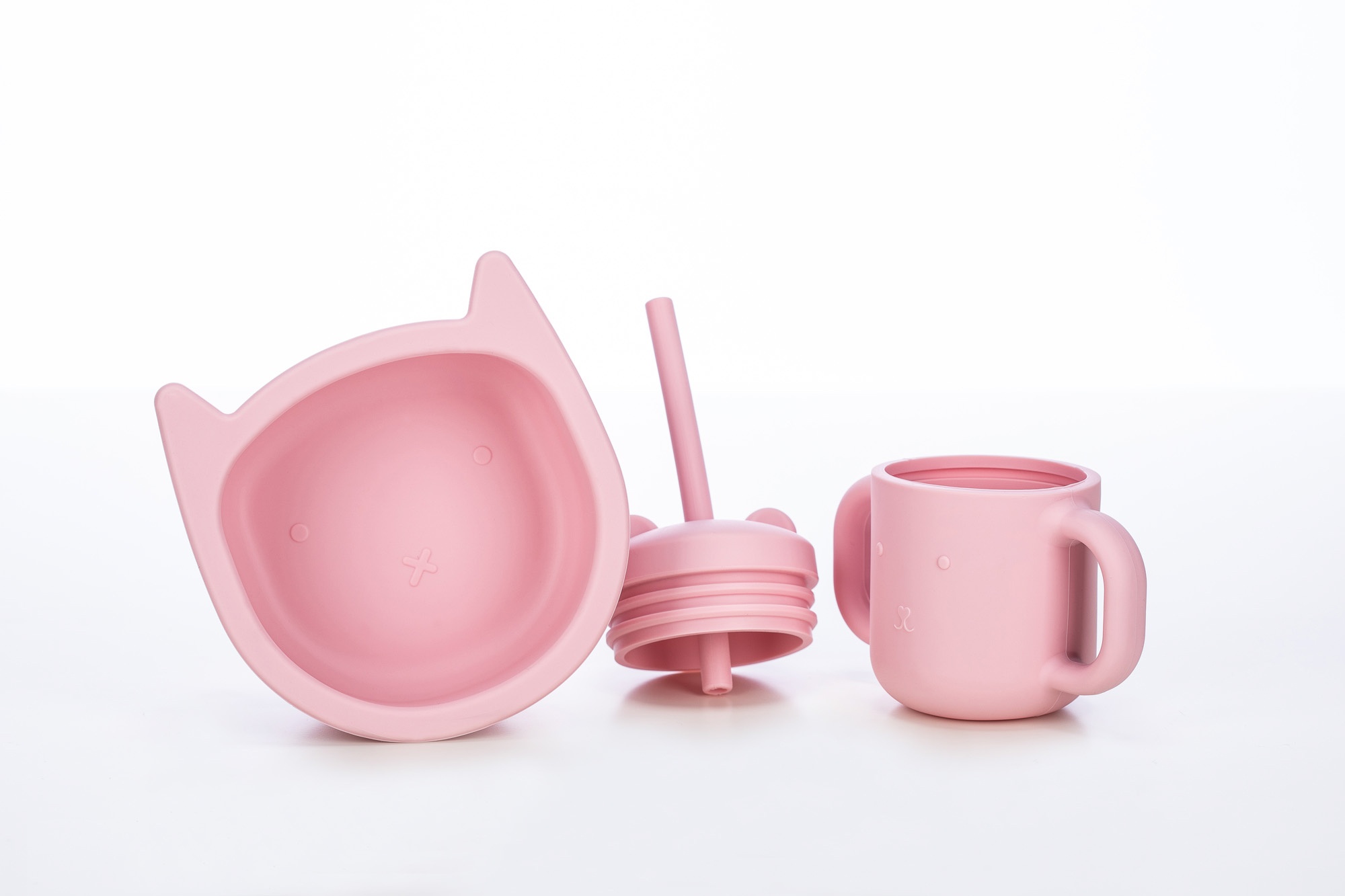Фотография 3 товарной позиции интернет-магазина детских игрушек www.smarttoys.com.ua Силіконова чашка дитяча FreeOn з ручками і соломинкою, рожева