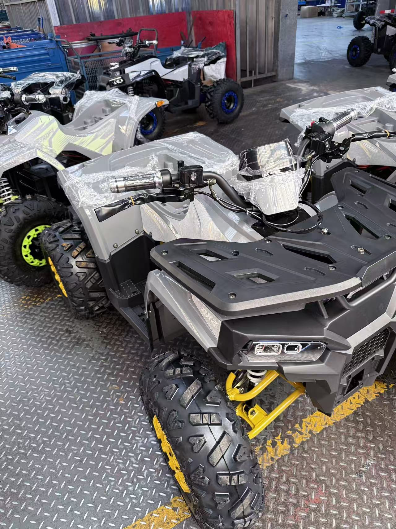 Квадроцикл HB-FFN1450-11-6 мотор 1450W безщ, 5акум 12V/20AH,світло, до 50км/ч,до 82кг,сіро-жовтий