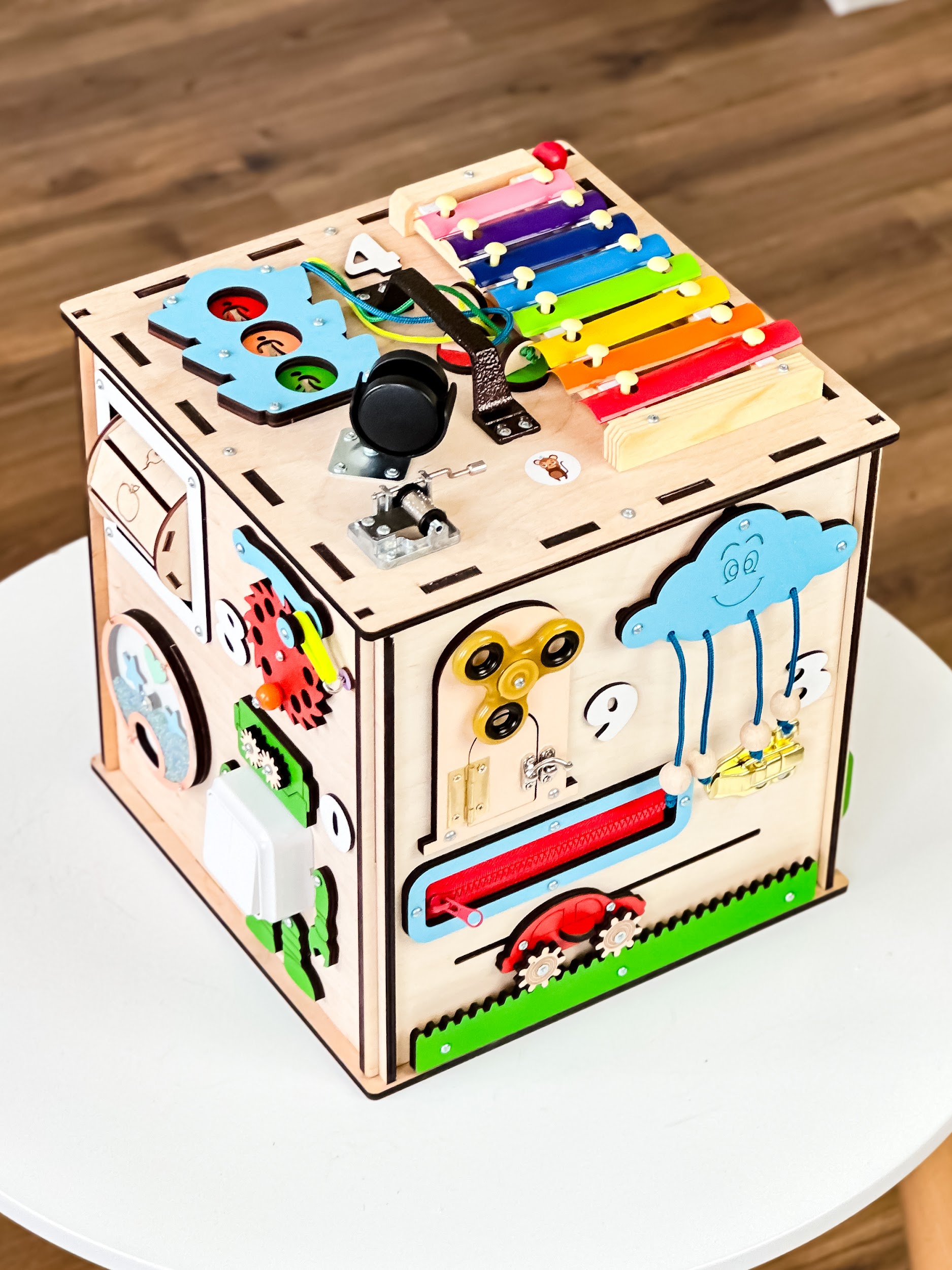 Фотография 1 товарной позиции интернет-магазина детских игрушек www.smarttoys.com.ua Куб з роботом не фарбований 30х30 см