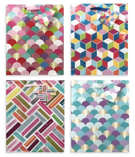 Пакет ламінований 23*18*10, 4 дизайна, мікс (16 шт. в пак.)