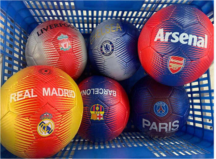 Фотография 1 товарной позиции интернет-магазина детских игрушек www.smarttoys.com.ua М'яч футбольний C 62399 (80) 3 кольори, вага 300-310 грамів, гумовий балон, матеріал PVC, розмір №5, ВИДАЄТЬСЯ МІКС 