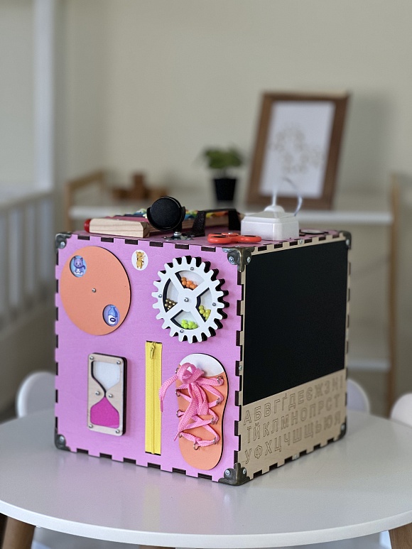 Бізікуб  30х30х30 см рожевий - 4 - smarttoys.com.ua