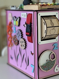 Бізікуб "Робот" 30х30х30 см рожевий - 3 - smarttoys.com.ua