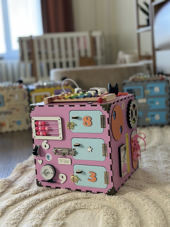 Бізікуб  30х30х30 см рожевий - 2 - smarttoys.com.ua