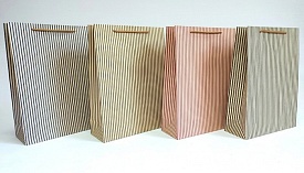 Пакет 28*37*10см паперовий"Полоски" 12 шт в пак - 1 - smarttoys.com.ua