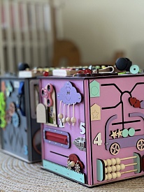 Бізікуб "Робот" 30х30х30 см рожевий - 19 - smarttoys.com.ua